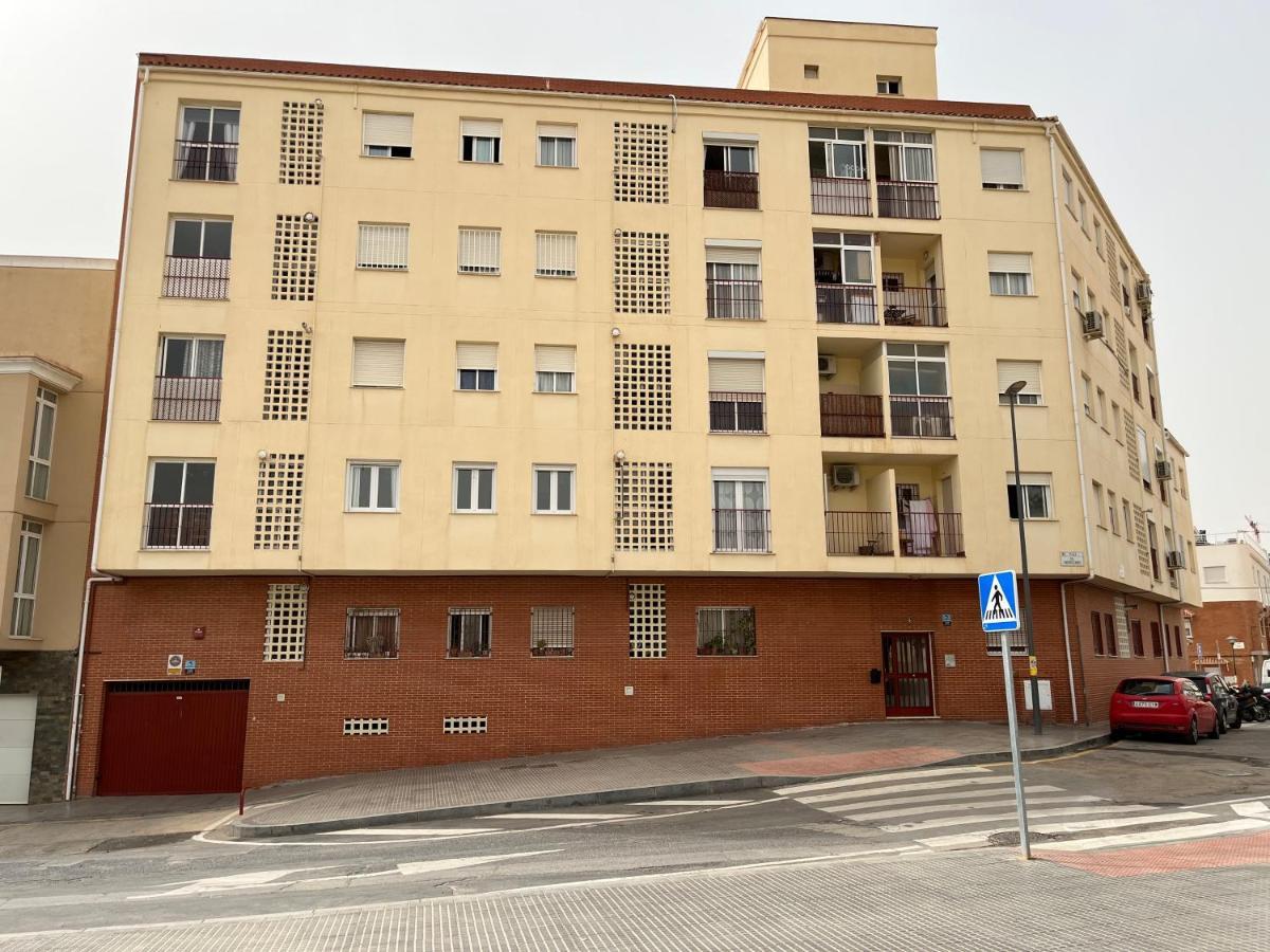 Beautiful Brand New 2 Bedroom Flat With Terrace مالقة المظهر الخارجي الصورة
